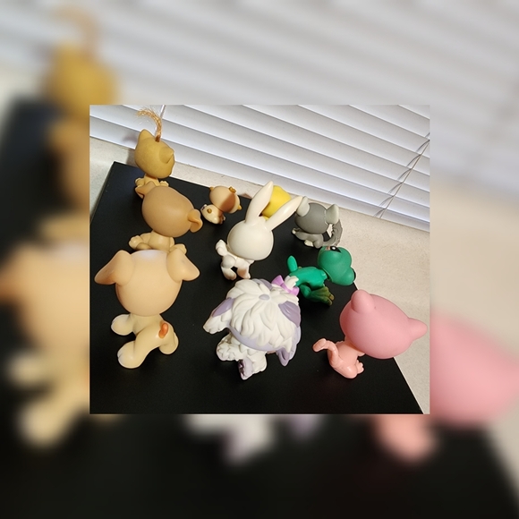 Littlest Pet Shop Authentic Bundle  (10) - Picture 3 of 11